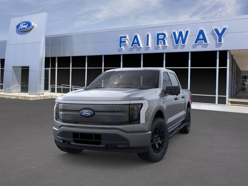 2025 Ford F-150 Lightning XLT photo 2