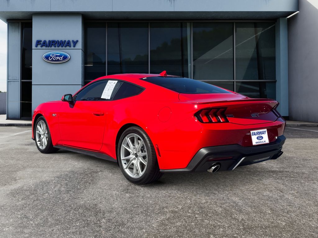 2025 Ford Mustang photo 4