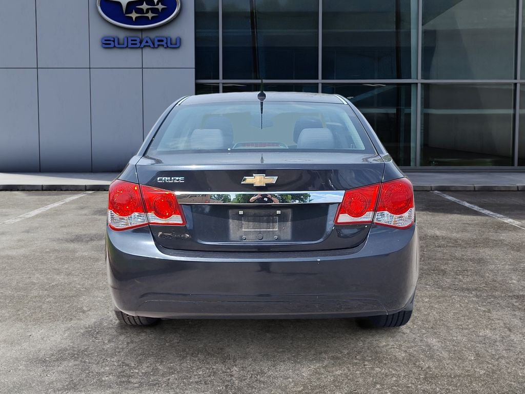 2014 Chevrolet Cruze LS Auto photo 5