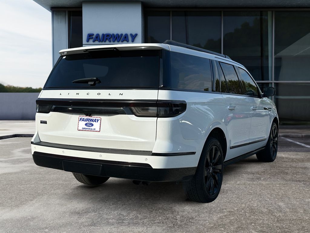 2023 Lincoln Navigator L Reserve photo 5