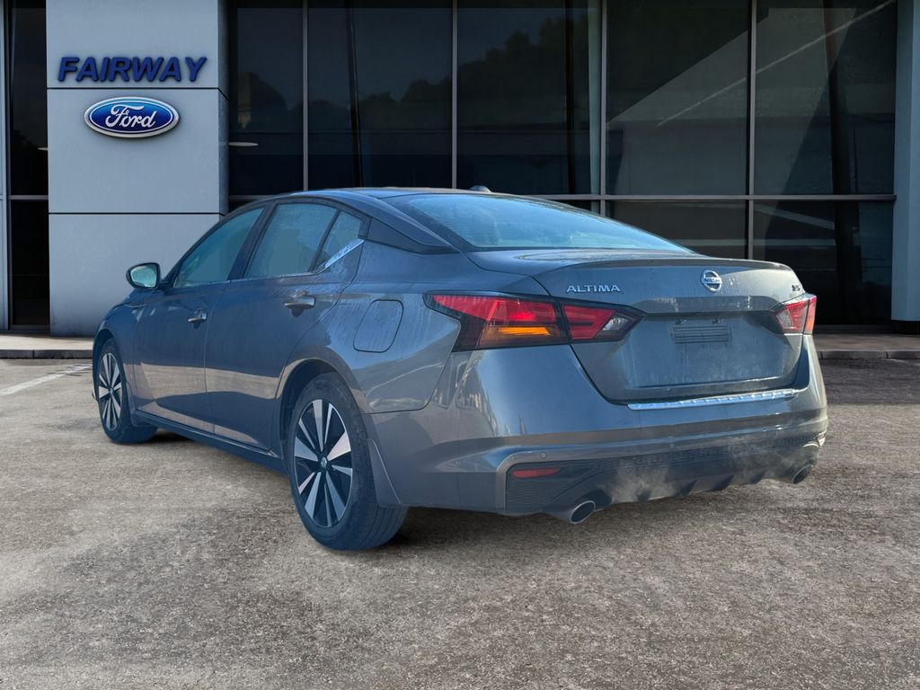 2021 Nissan Altima SR photo 4