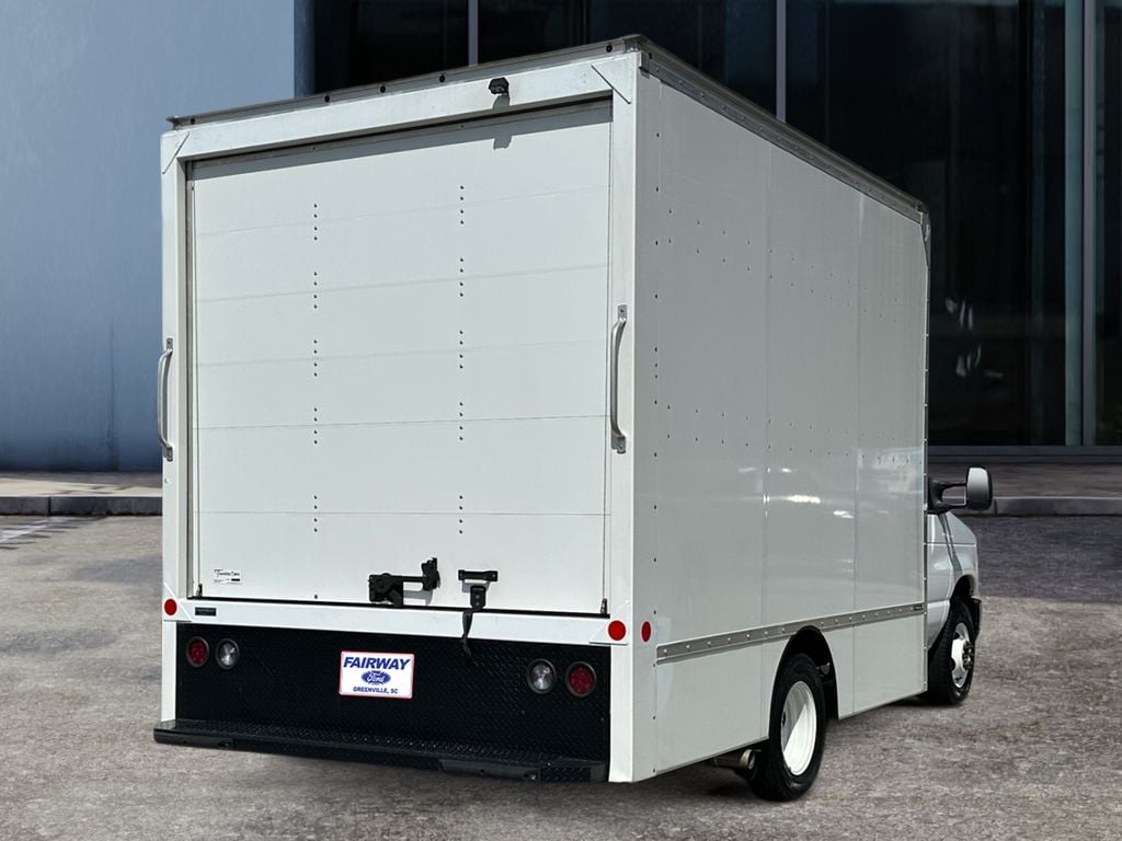 2024 Ford E-350 Cutaway Base photo 6