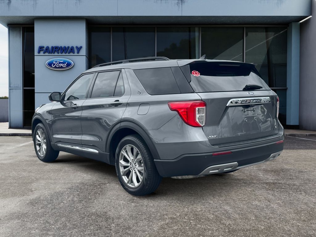 2023 Ford Explorer XLT photo 4