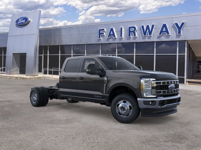 2025 Ford F-350 Super Duty Chassis Cab XLT - Photo 8