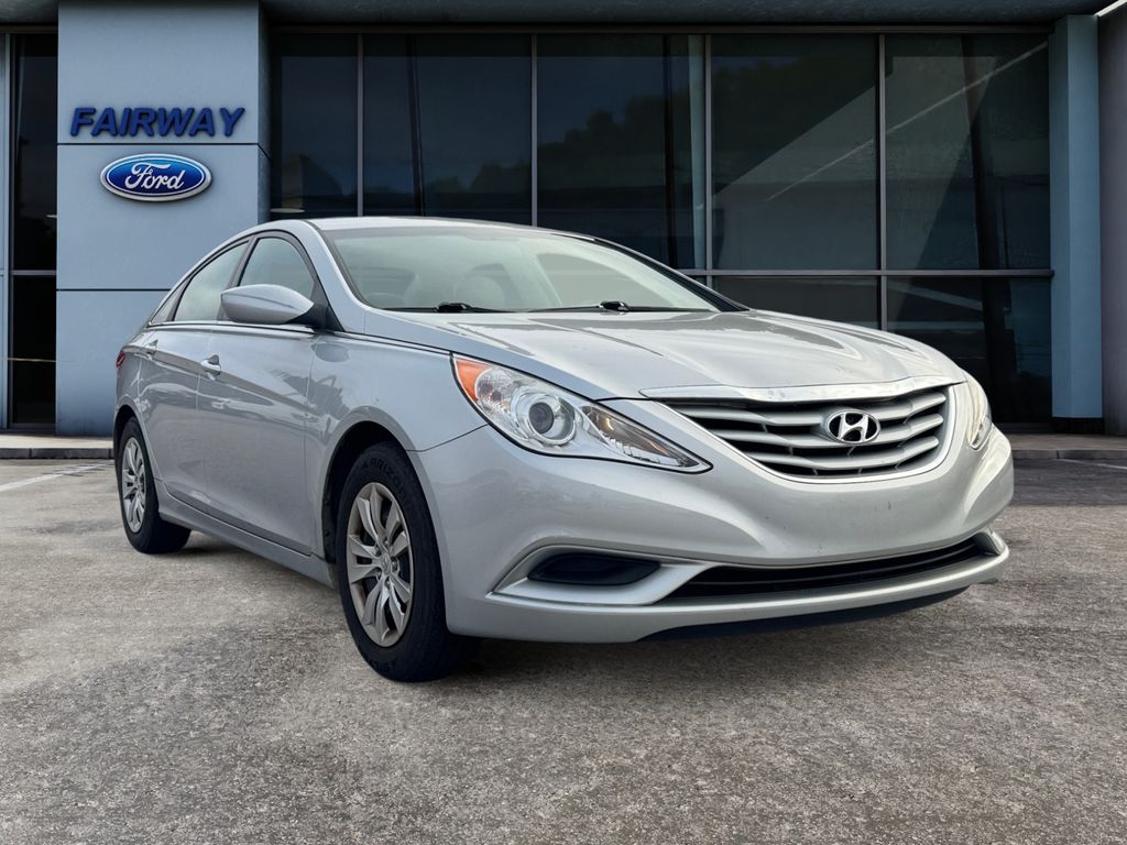 2013 Hyundai Sonata GLS photo 3