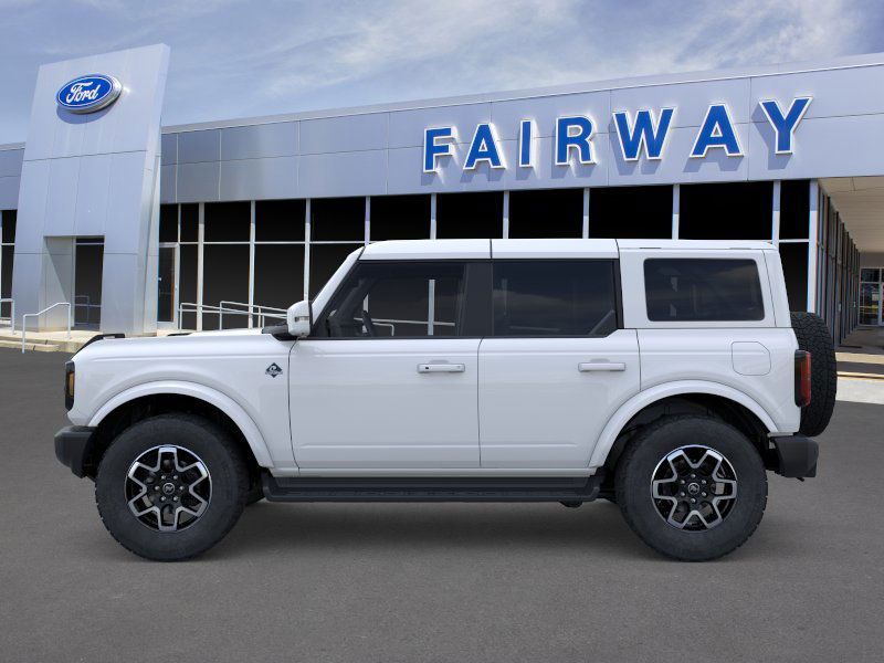 2025 Ford Bronco Outer Banks photo 3