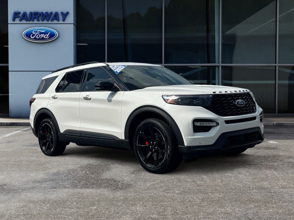 2023 Ford Explorer ST photo 3