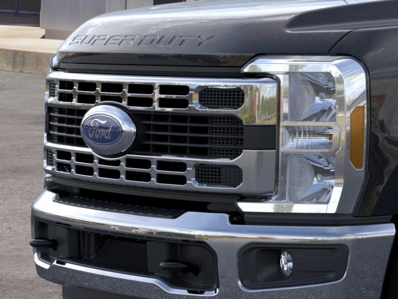 2025 Ford F-350 Super Duty Chassis Cab XLT - Photo 18