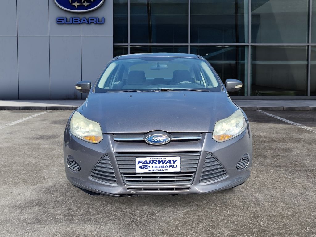 2014 Ford Focus SE photo 2