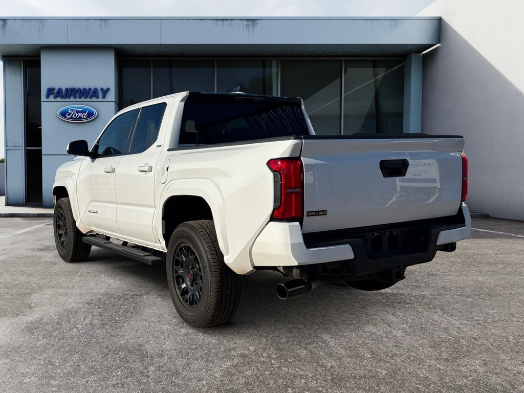 2024 Toyota Tacoma SR5 photo 4
