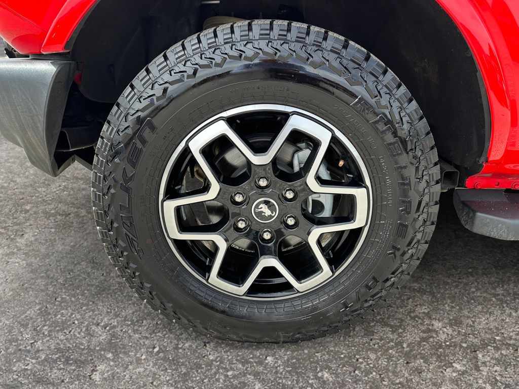 2023 Ford Bronco photo 3