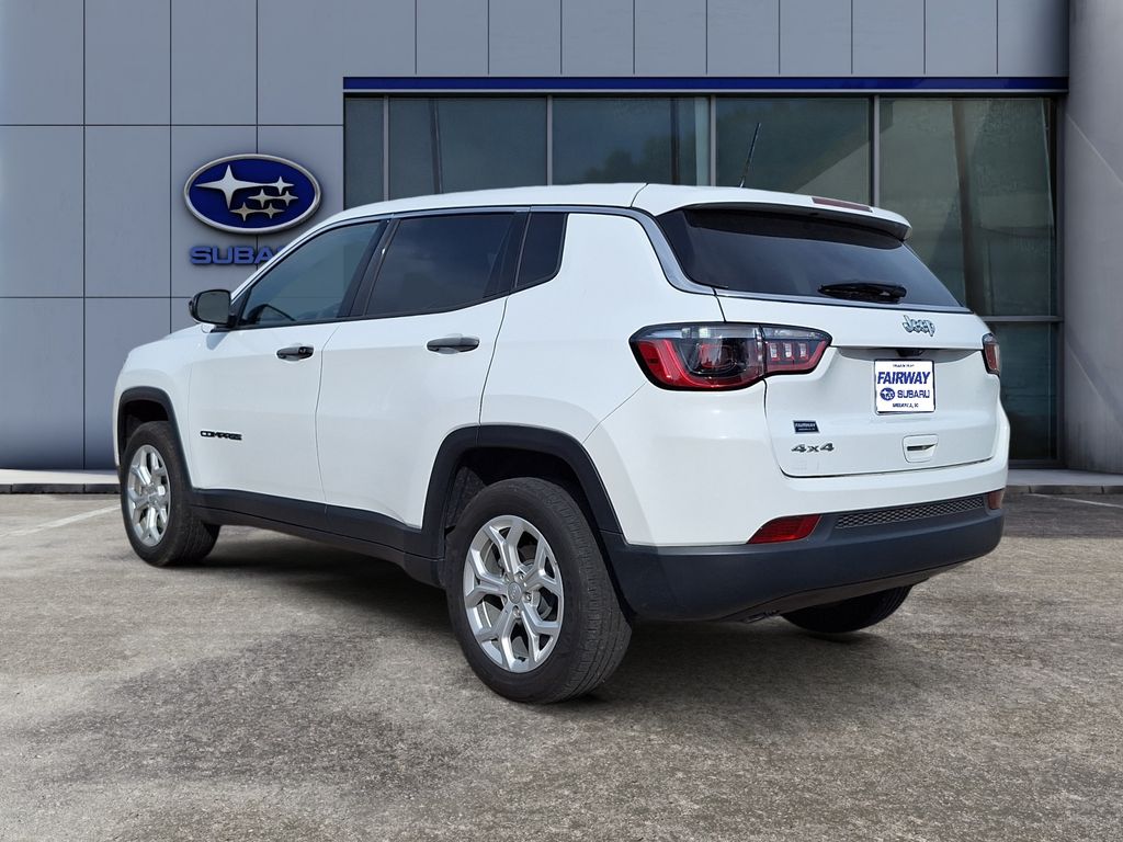 2024 Jeep Compass Sport photo 2