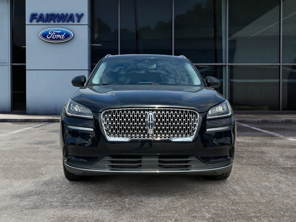 2022 Lincoln Corsair Standard photo 3