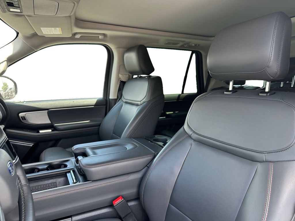 2025 Ford Expedition Active 4x4's photo