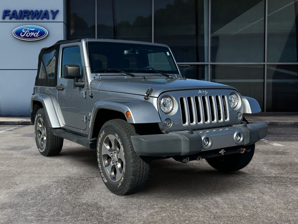 2018 Jeep Wrangler JK Sahara 4x4 photo 2