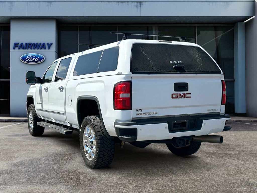 2019 GMC Sierra 2500HD Denali photo 4