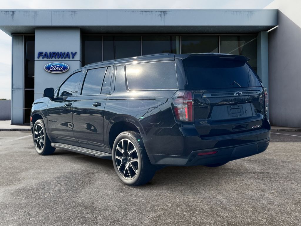 2022 Chevrolet Suburban RST photo 4