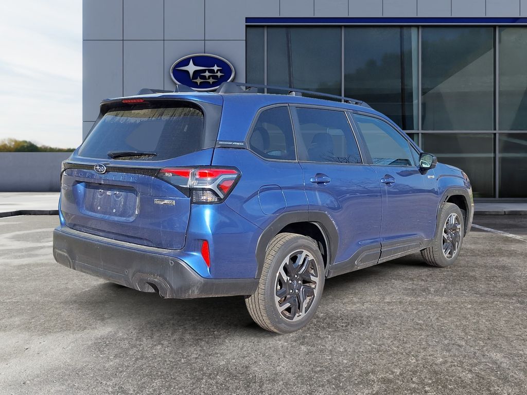 2025 Subaru Forester Limited Hybrid photo 6
