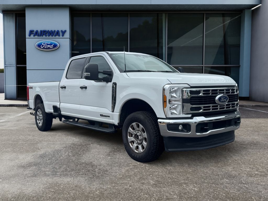 2024 Ford F-250 XLT photo 3