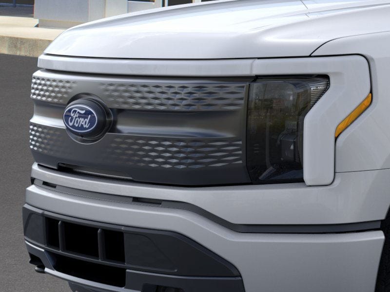 2024 Ford F-150 Lightning XLT - Photo 17
