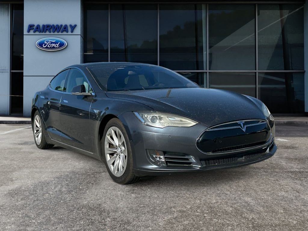 2016 Tesla Model S photo 2