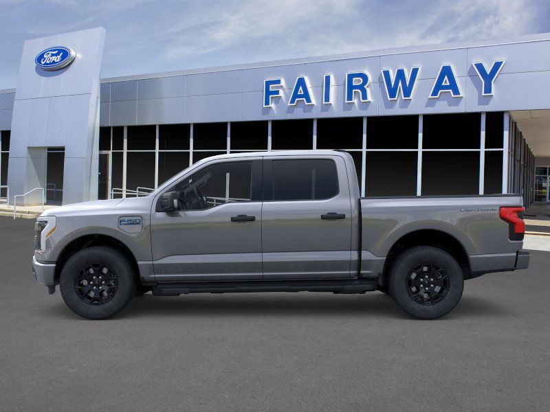 2025 Ford F-150 Lightning XLT photo 3