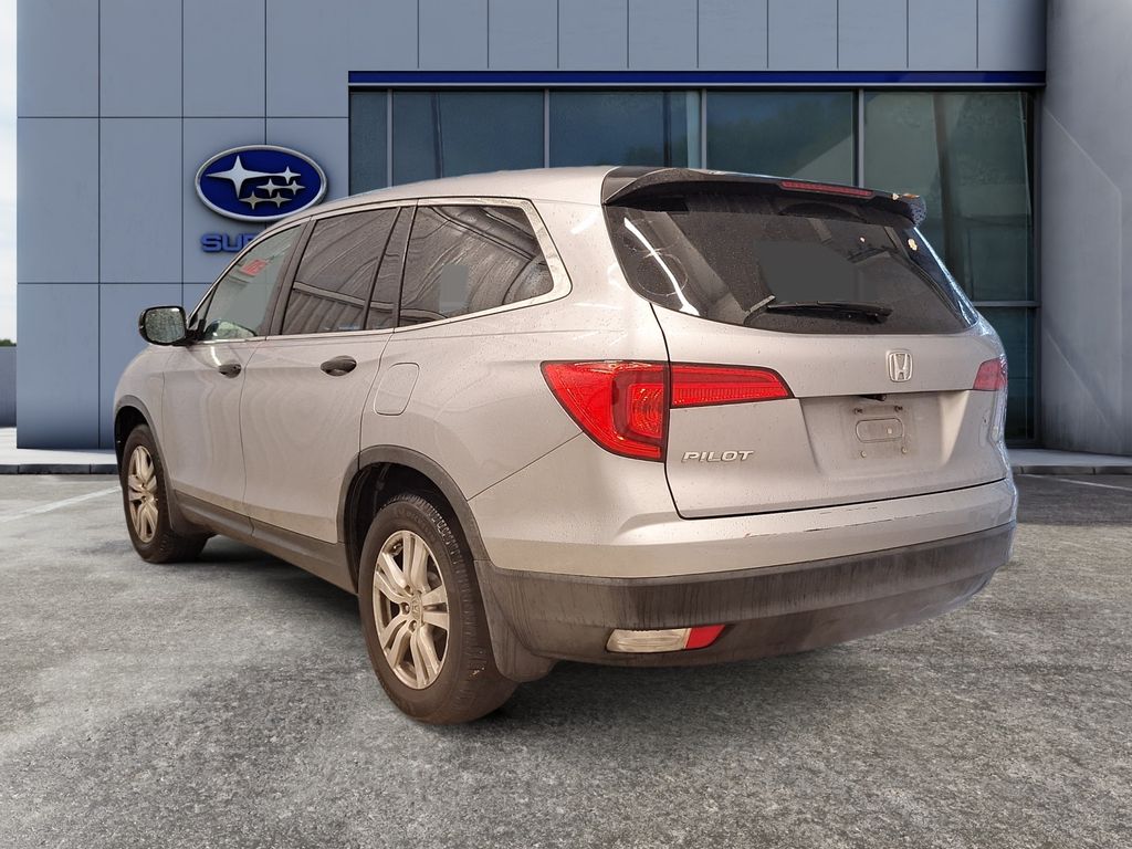 2017 Honda Pilot LX photo 4