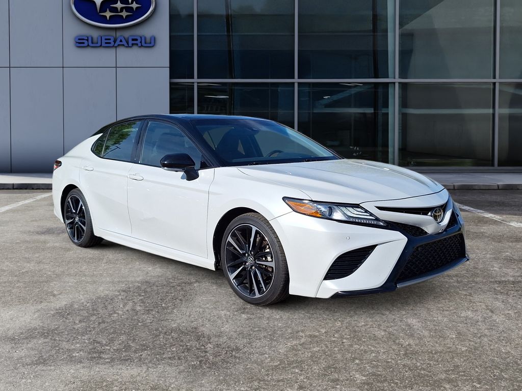 2018 Toyota Camry XSE photo 2