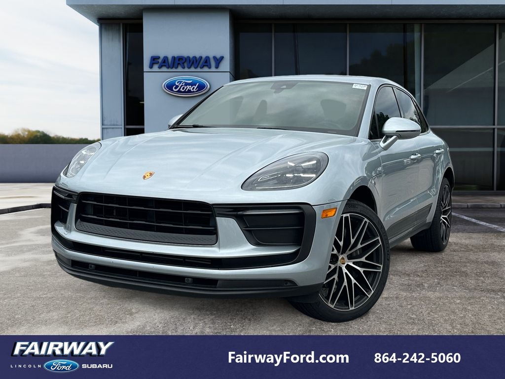 2022 Porsche Macan -'s photo