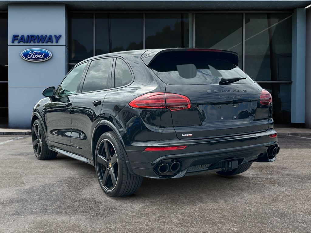 2017 Porsche Cayenne GTS photo 4
