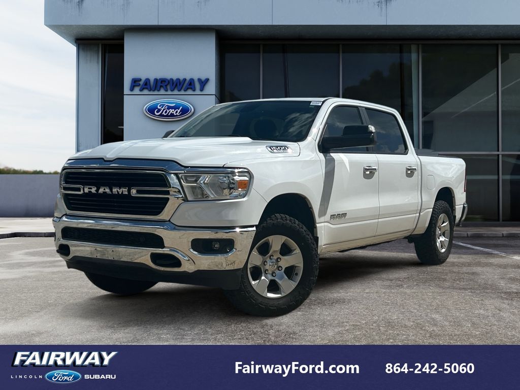 2020 RAM 1500 Big Horn/Lone Star 4x4 Crew Cab 5'7's photo