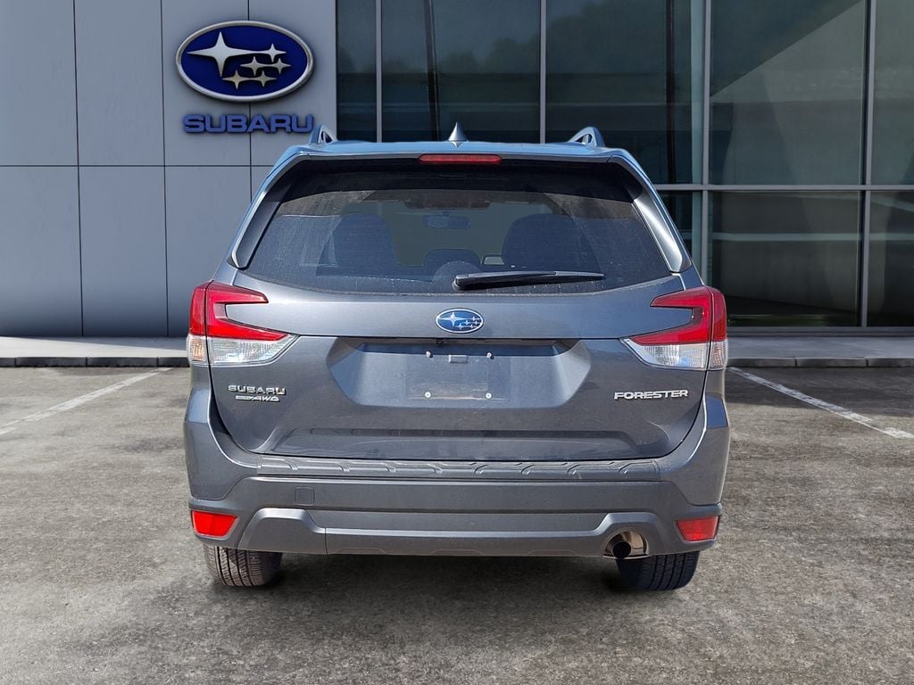 2022 Subaru Forester Premium photo 5