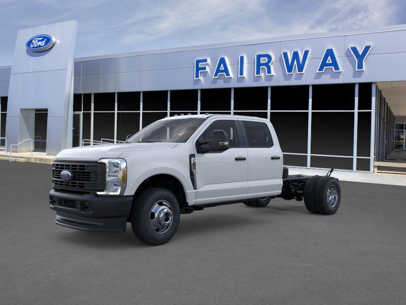 2026 Ford F-350 Super Duty Chassis Cab XL's photo
