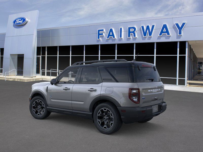 2025 Ford Bronco Sport Outer Banks photo 2