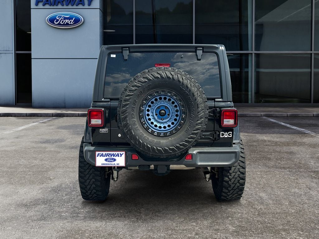 2020 Jeep Wrangler Unlimited Sahara photo 5