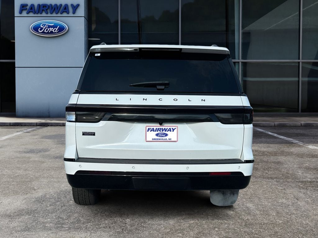 2023 Lincoln Navigator L Reserve photo 4