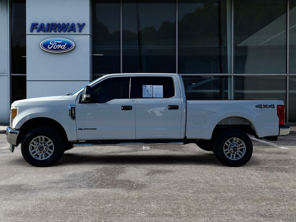 2017 Ford F-250 XLT photo 6