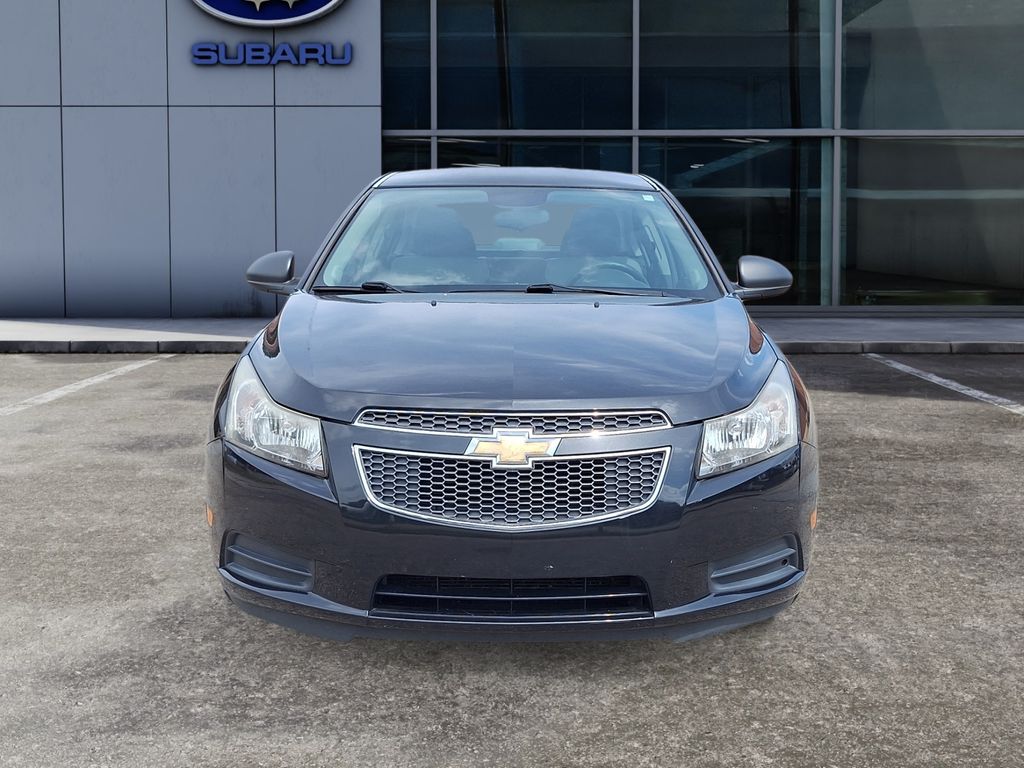 2014 Chevrolet Cruze LS Auto photo 3