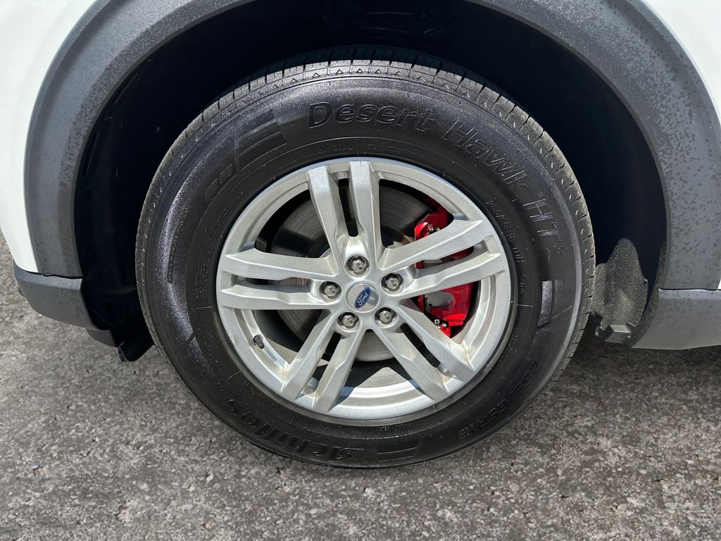 2025 Ford Explorer ST photo 3