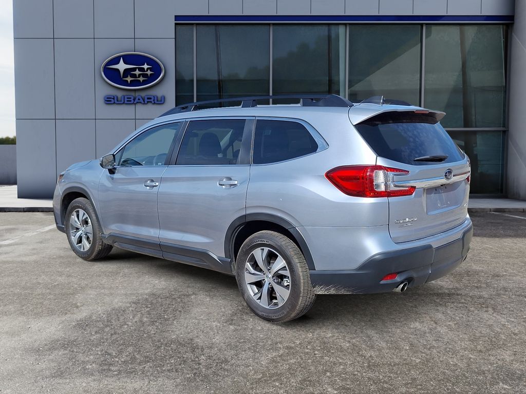 2023 Subaru Ascent Premium 8-Passenger photo 4