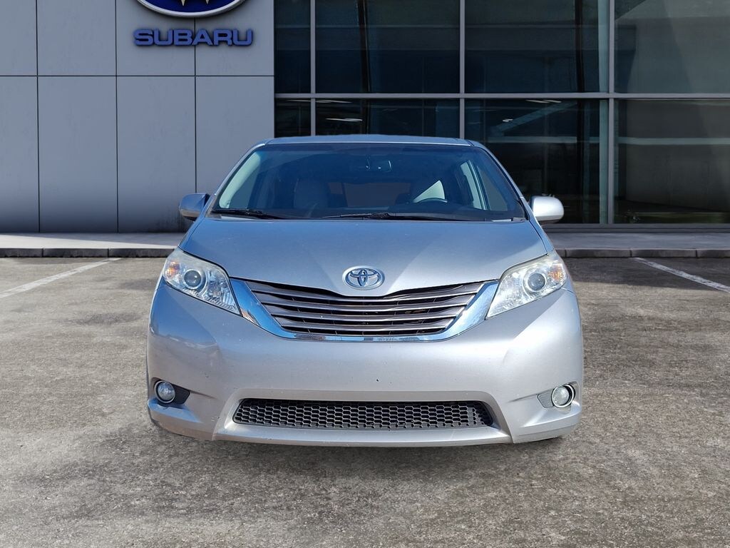 Used 2016 Toyota Sienna XLE Passenger Van