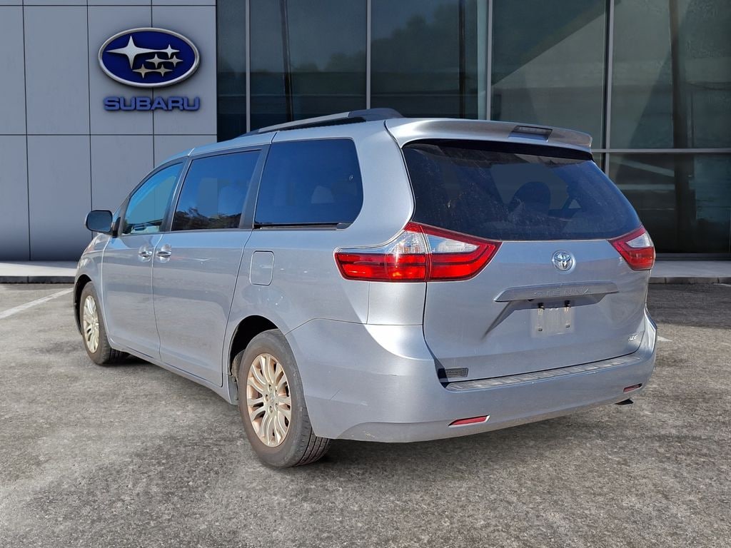 Used 2016 Toyota Sienna XLE Passenger Van