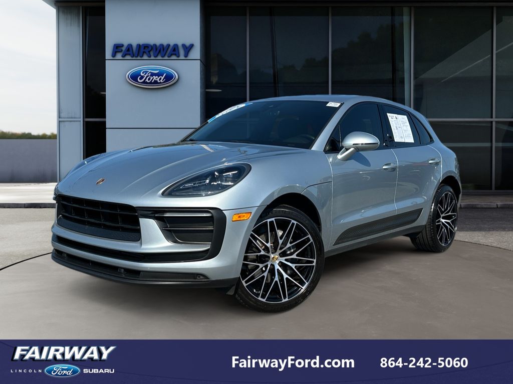 2022 Porsche Macan Base