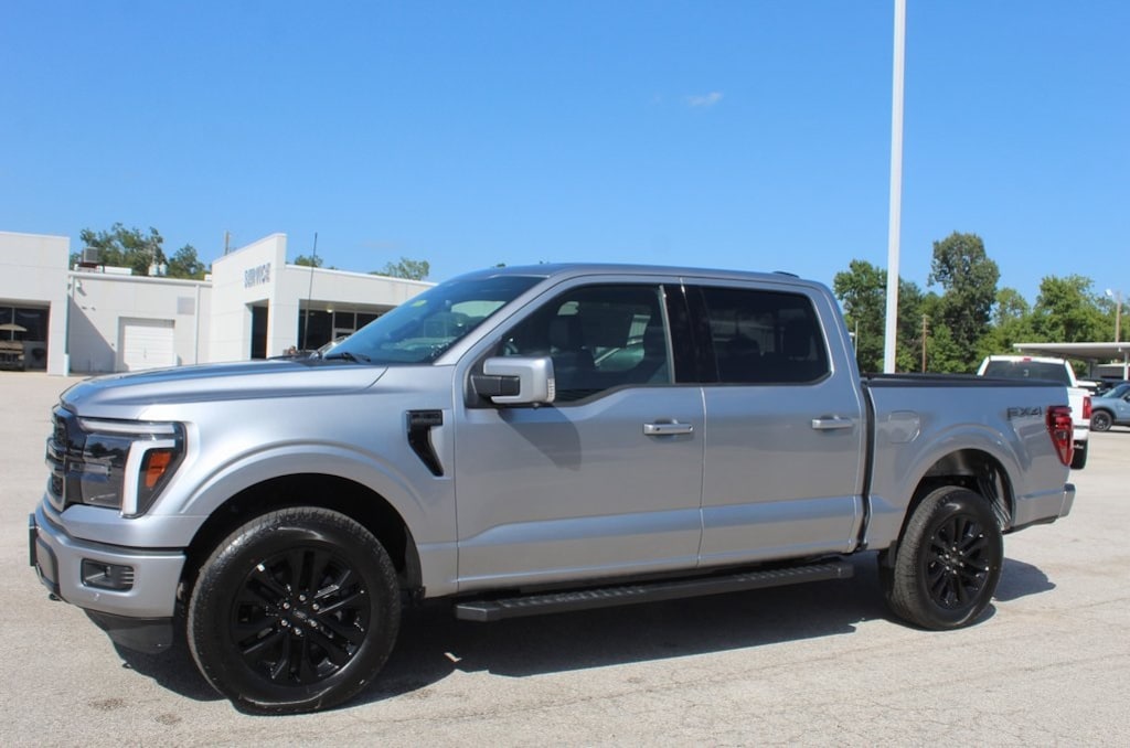 New 2025 Ford F-150 Lariat TRUCK