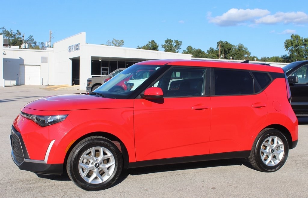 Used 2023 Kia Soul LX Hatchback
