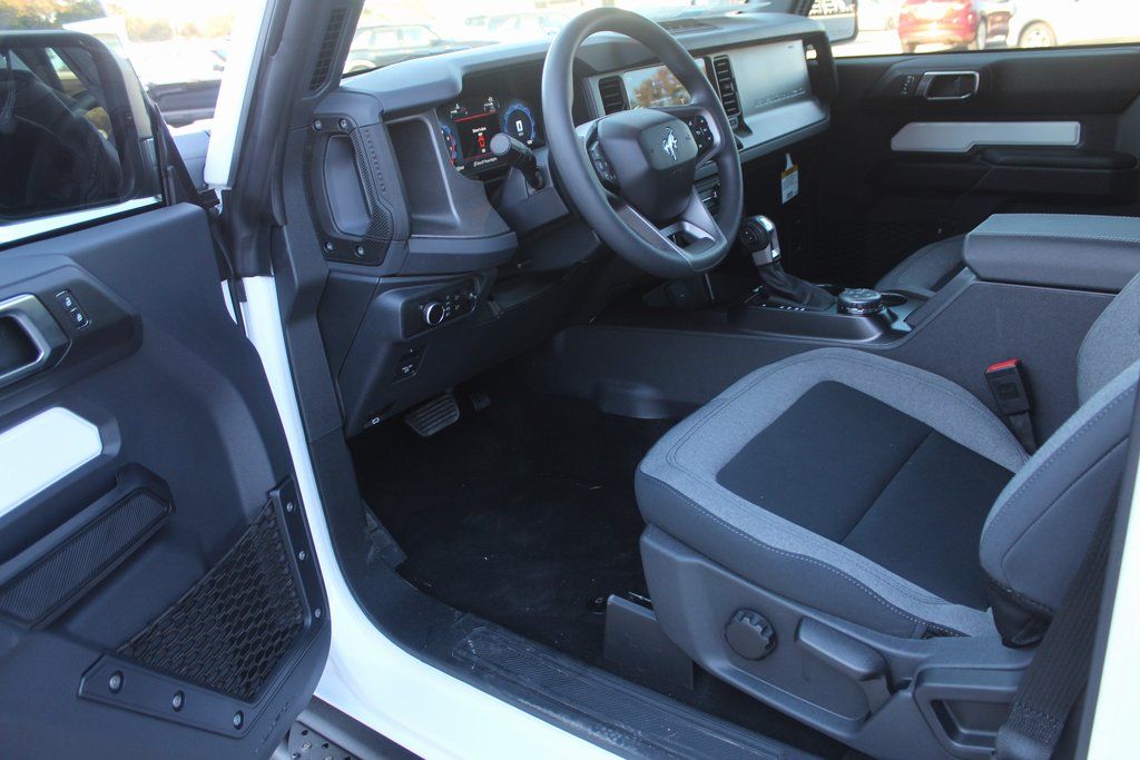 2025 Ford Bronco 2-Door Base - Photo 15