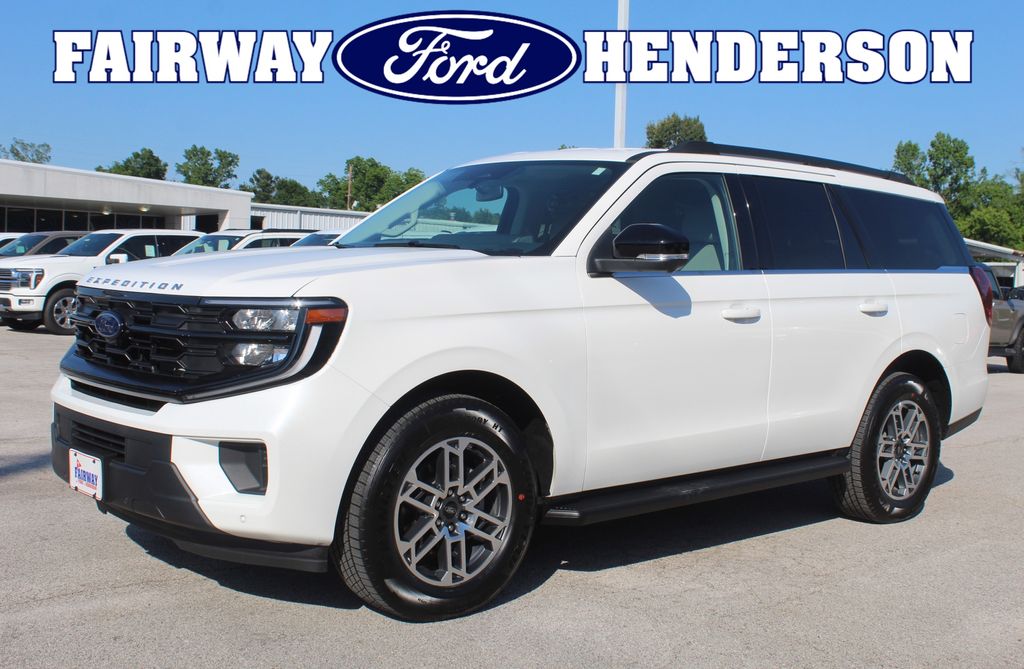 2026 Ford Expedition Active's photo