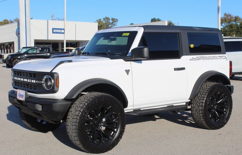 New 2025 Ford Bronco Base SUV