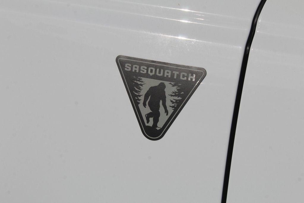2025 Ford Bronco 2-Door Base - Photo 8