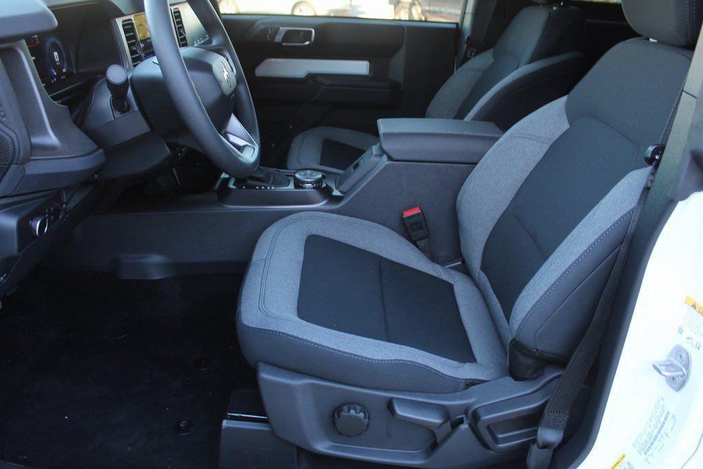 2025 Ford Bronco 2-Door Base - Photo 16